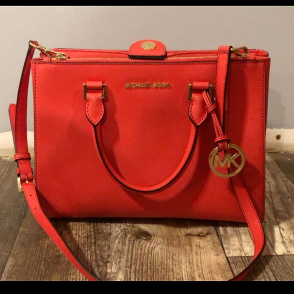 Michael Kors Handbags - Micheal Kors Kellen Medium!❤